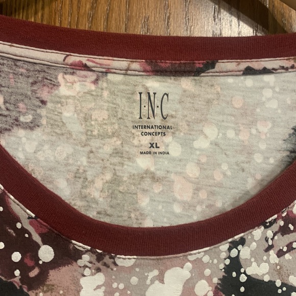 Mens INC brand t shirt in floral/splatter print in XL - Picture 2 of 3
